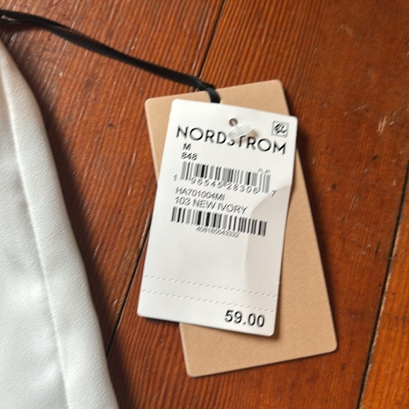 Halogen Sleeveless Top - Picture 3 of 3